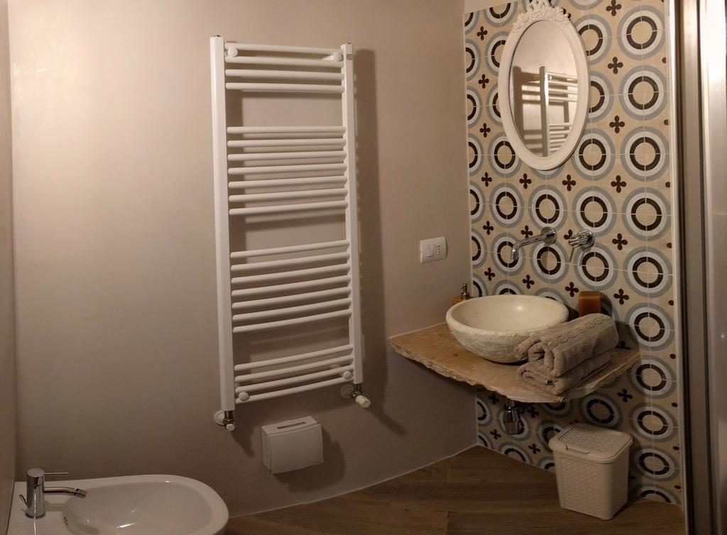 Palazzo Manfredi - Bed And Breakfast 모노폴리 외부 사진