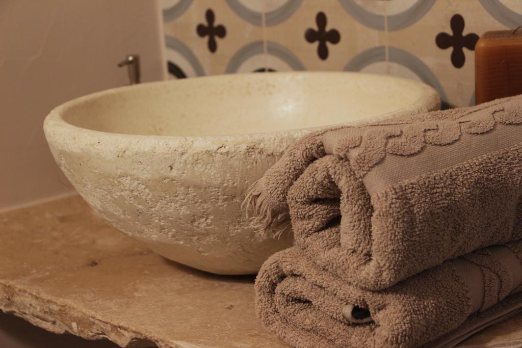 Palazzo Manfredi - Bed And Breakfast 모노폴리 외부 사진