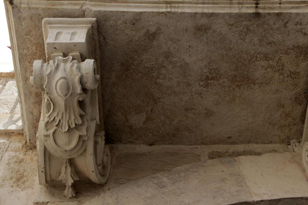 Palazzo Manfredi - Bed And Breakfast 모노폴리 외부 사진